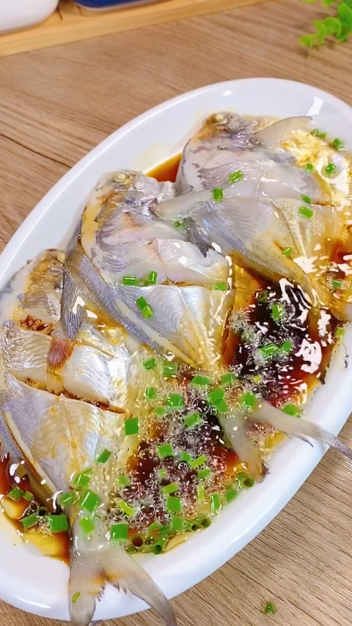 菜市场没人要的小鲳鱼买回家竟然做成了一道招牌菜