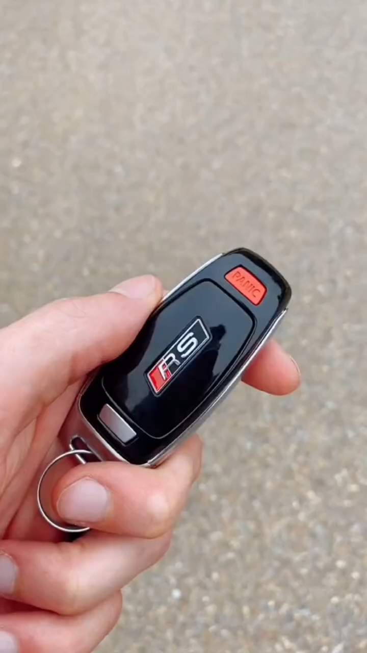 春日好食光#"黑武士"奥迪rs6永远不要尝试去吸引一个开奥迪的男人!