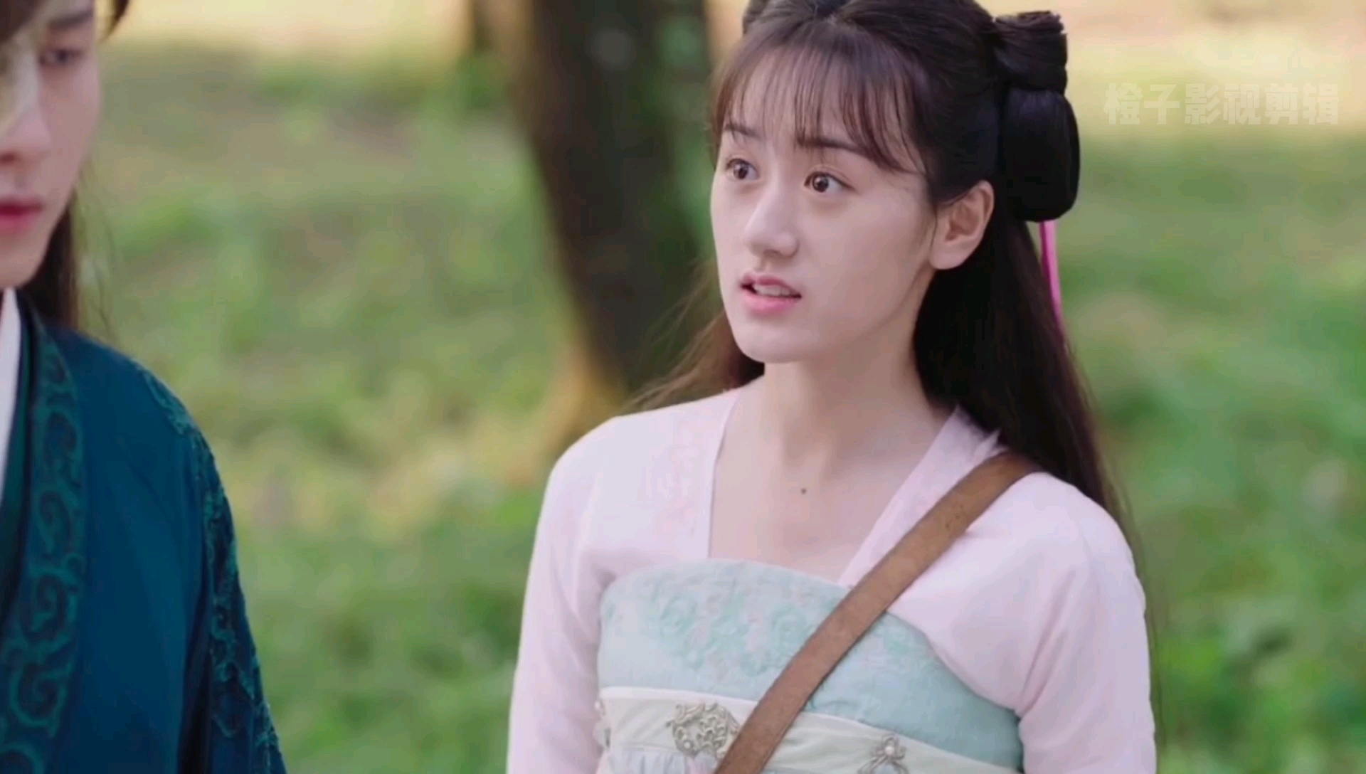 琉璃美人煞#《琉璃》第一集璇玑就抱上司凤大腿,不过好像被嫌弃了