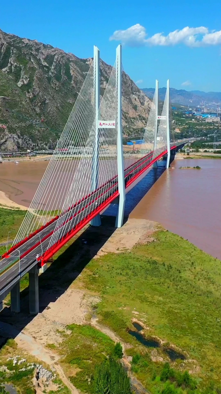 期待已久的禹门口黄河大桥9月11日正式通车运营,有效的促进了黄河两岸