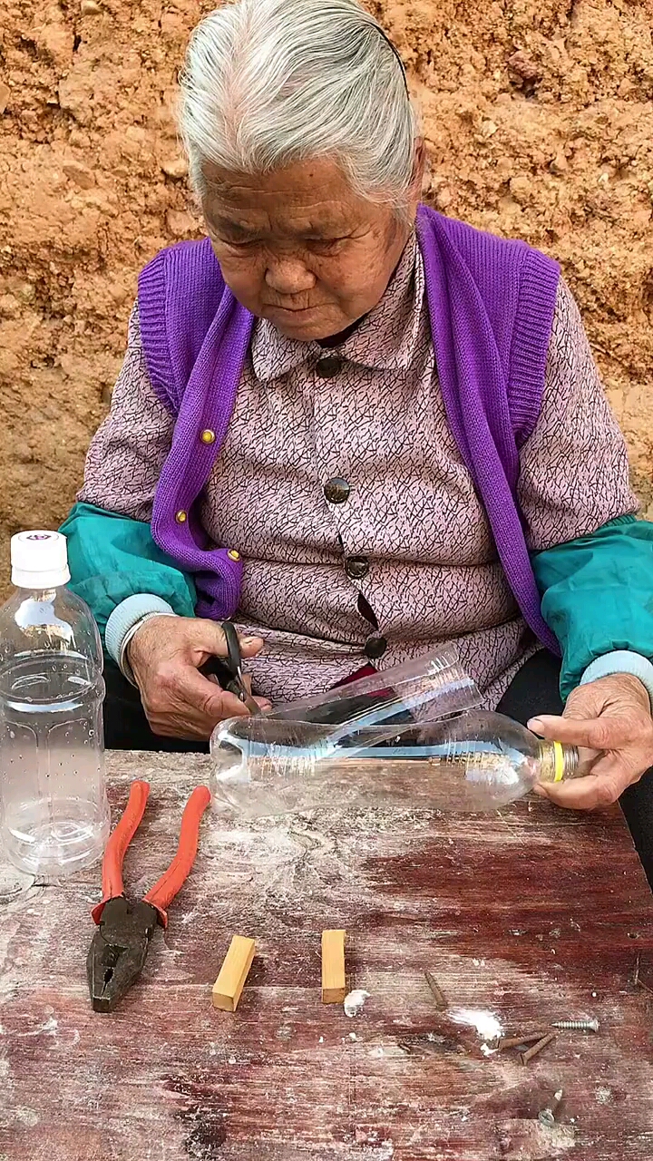 手艺人自制高跟鞋图片