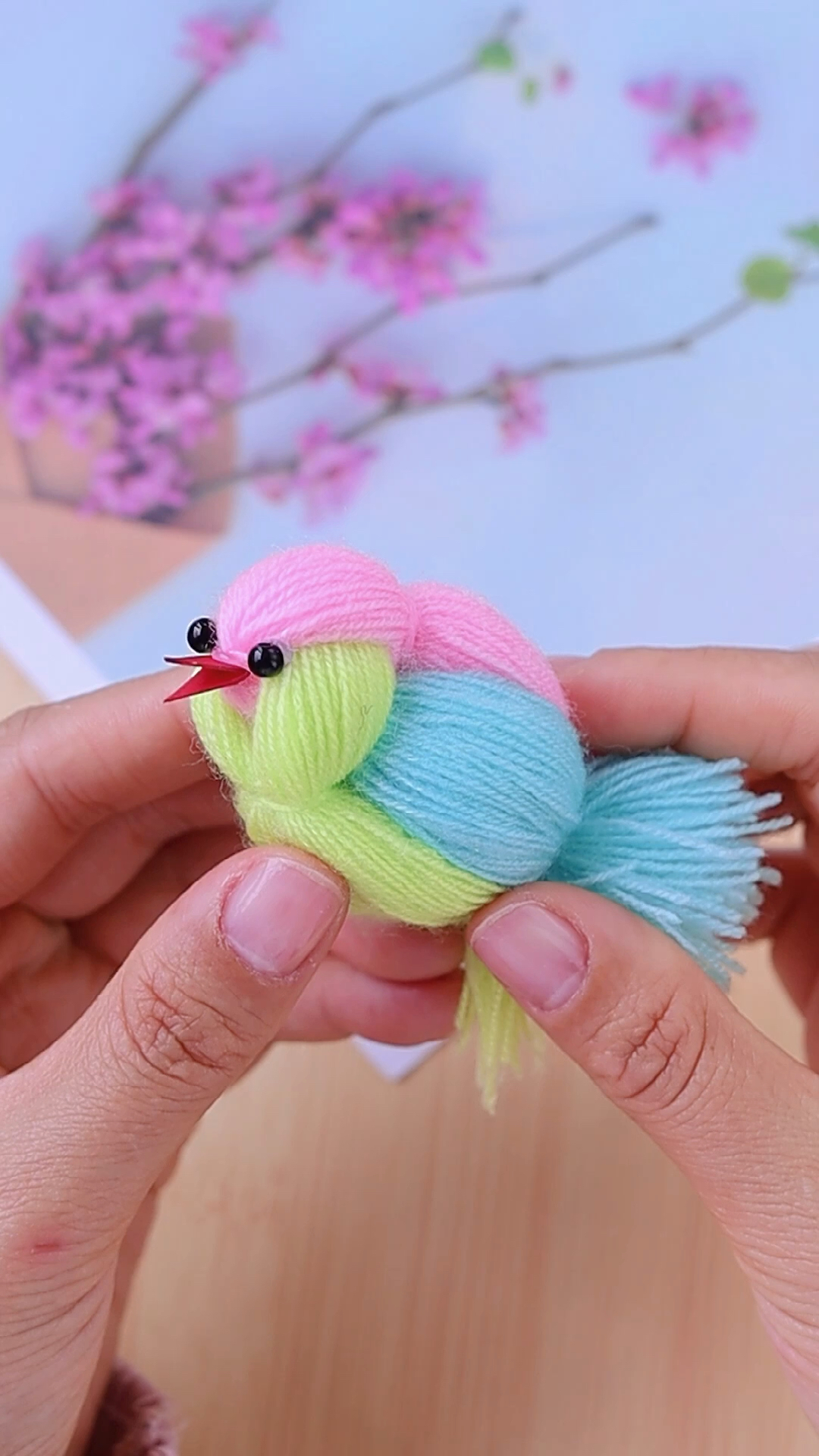 创意手工diy#毛线做的可爱小鸟,简单几步就能完成!-度小视