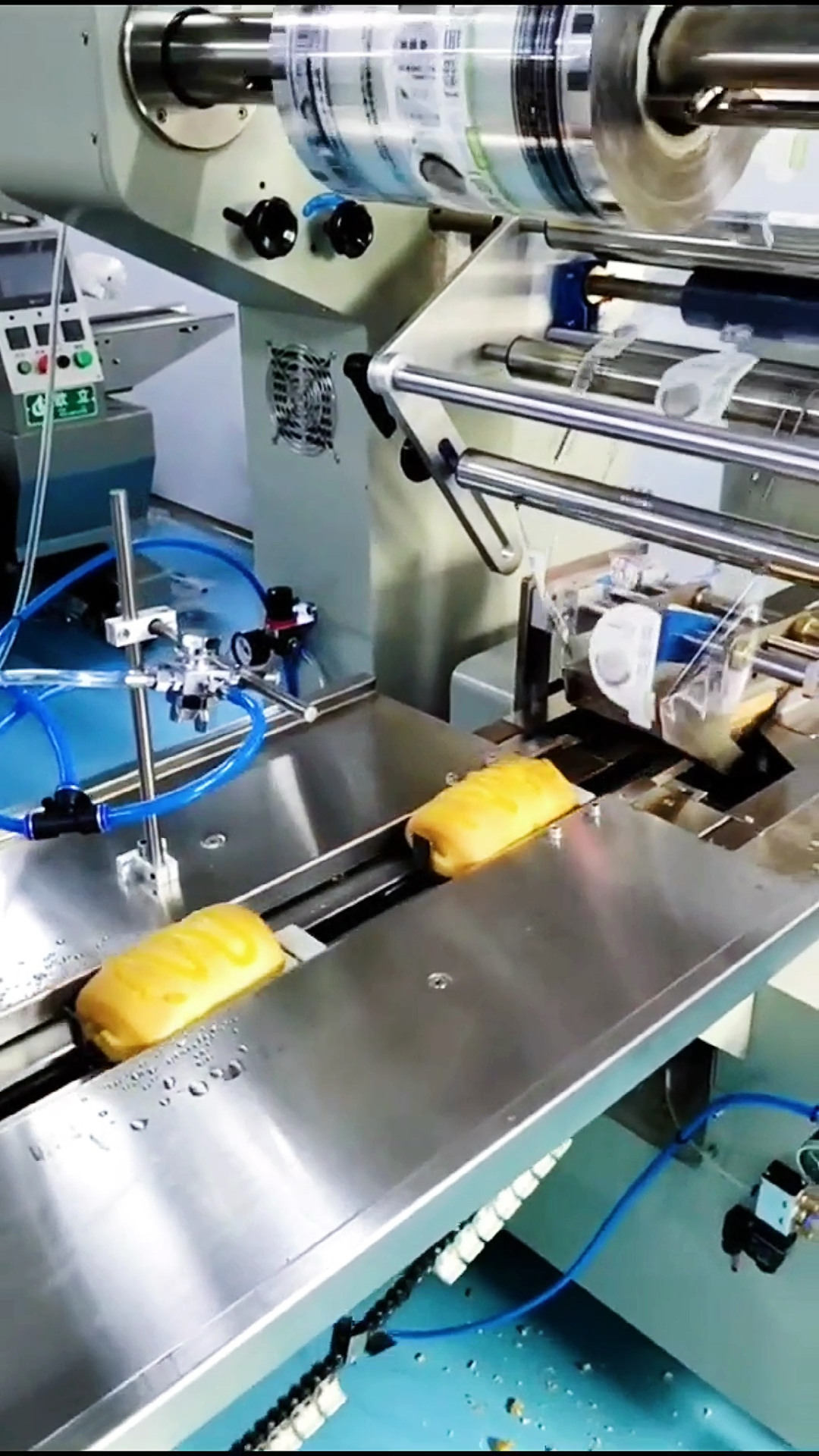 包装机械#乳酪面包自动包装机烘焙食品面包打包机