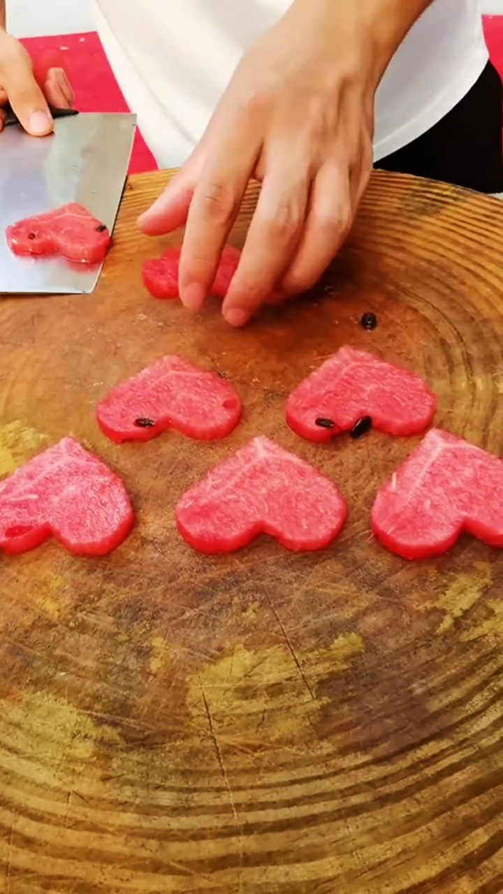 水果盘西瓜爱心切法