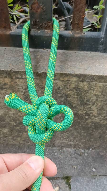 生活小妙招#简单实用的一个活扣结