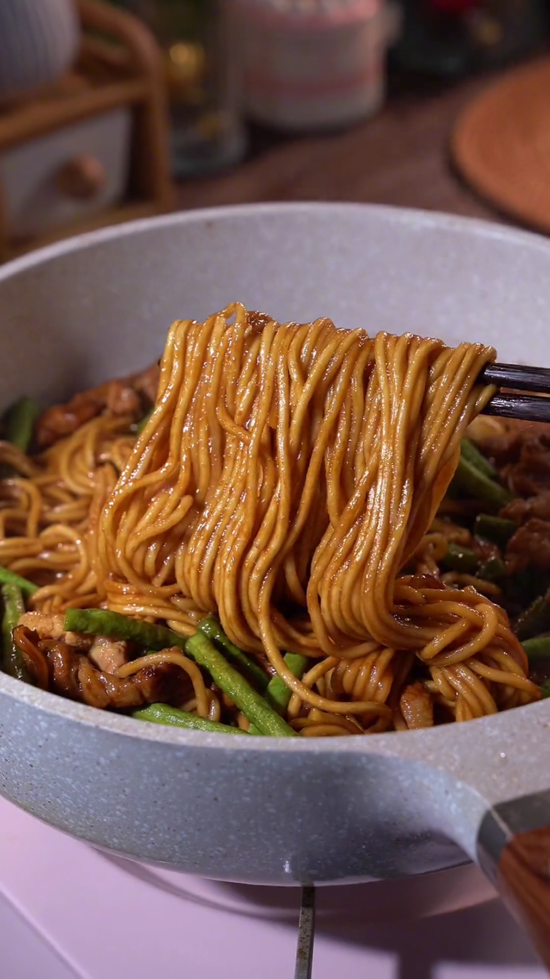 爱吃面条的小伙伴一定要试试这个卤肉焖面吃一口就停不下来