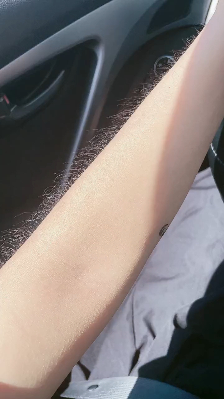 唯一的优点就是胳膊上的汗毛够长,我骄傲了嘛