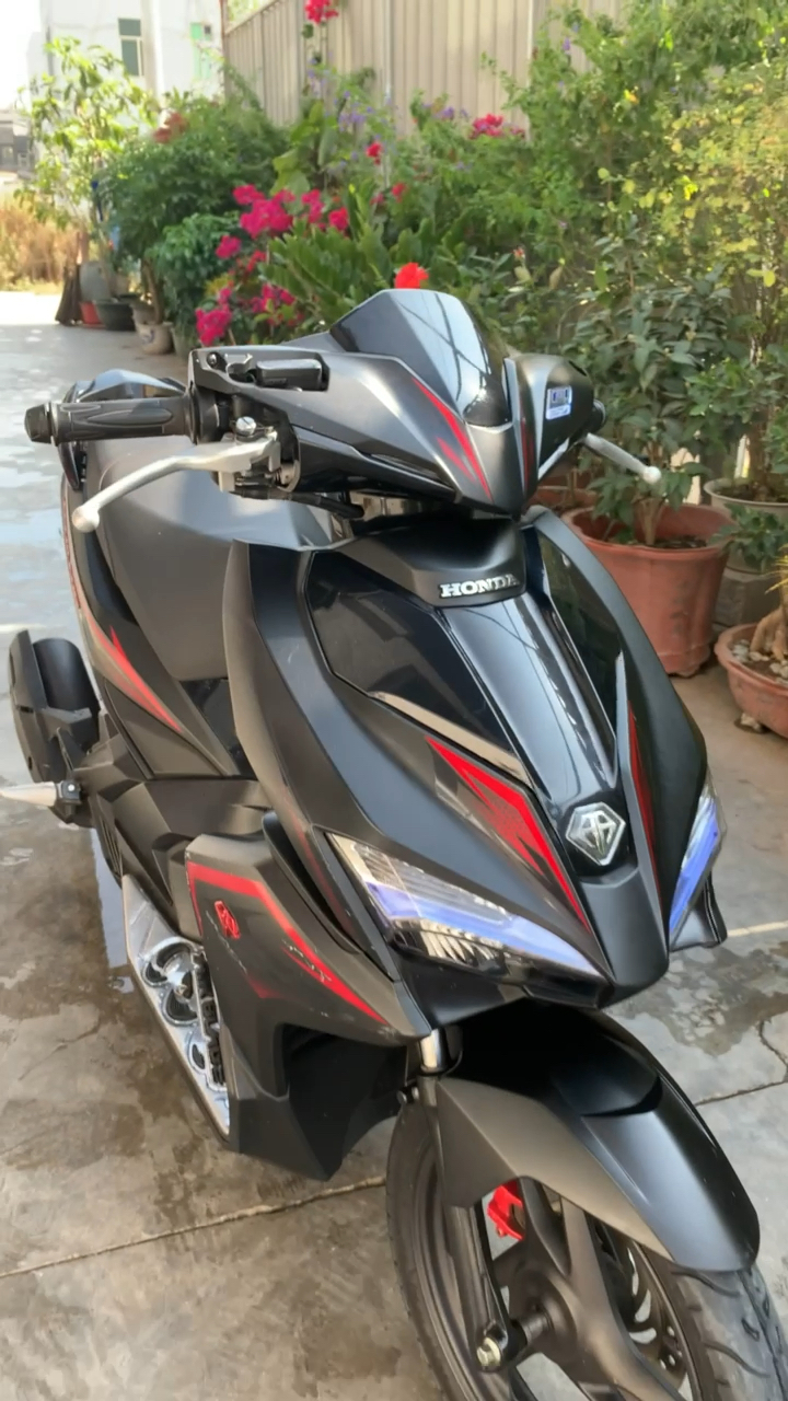 2019年,本田弯刀125cc