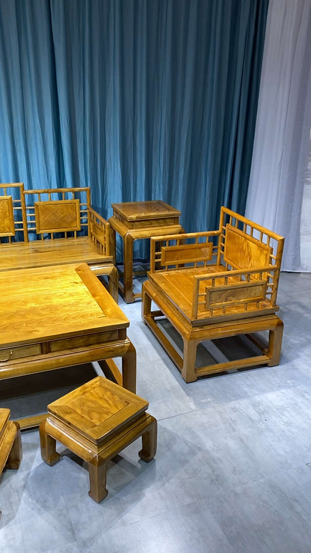 如何鉴赏一套好的金丝楠木沙发