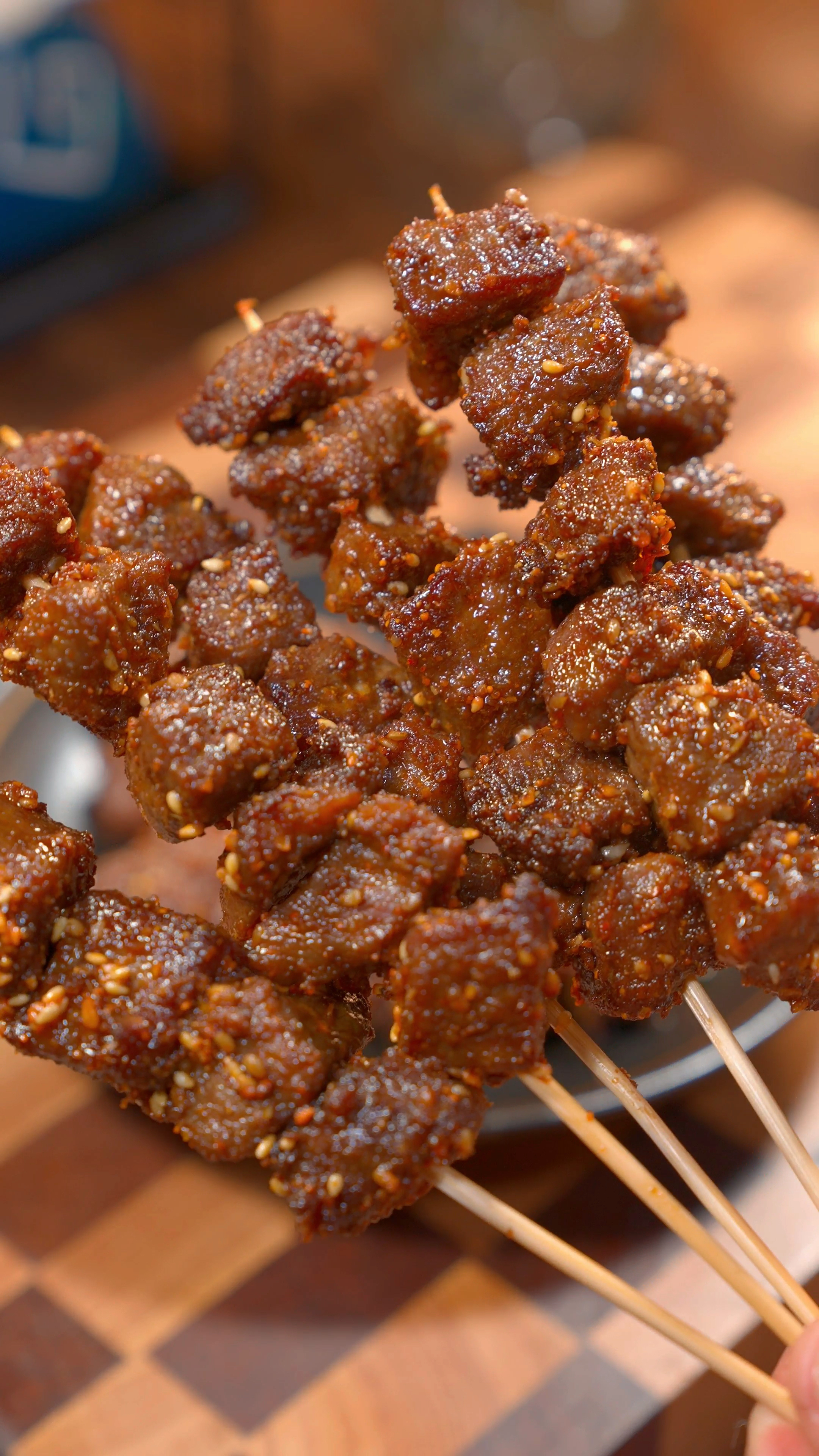 教你在家做烧烤牛肉串,不用油炸,没有油烟,比烧烤摊的还好吃~-度小视