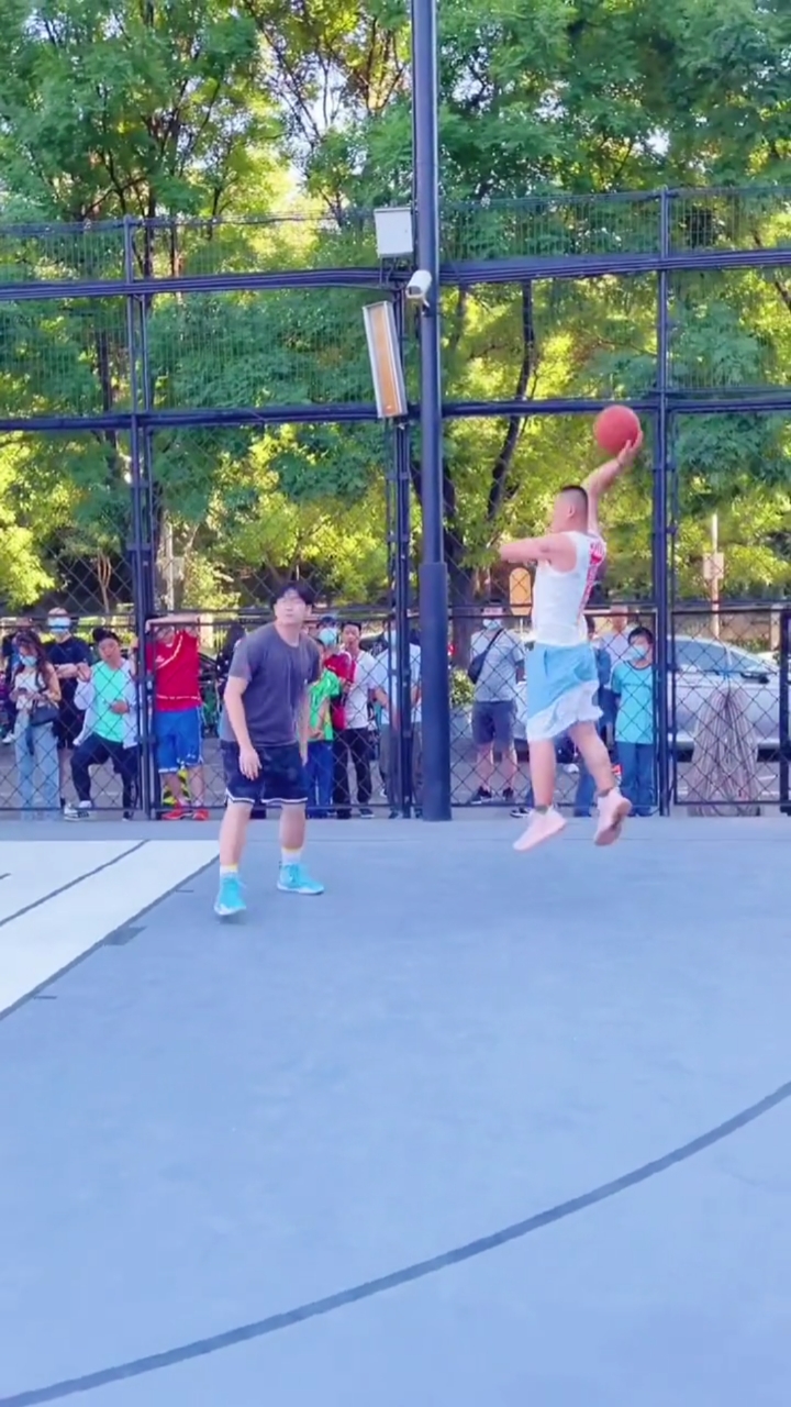 打篮球#砸哥的投篮真的很不一般啊