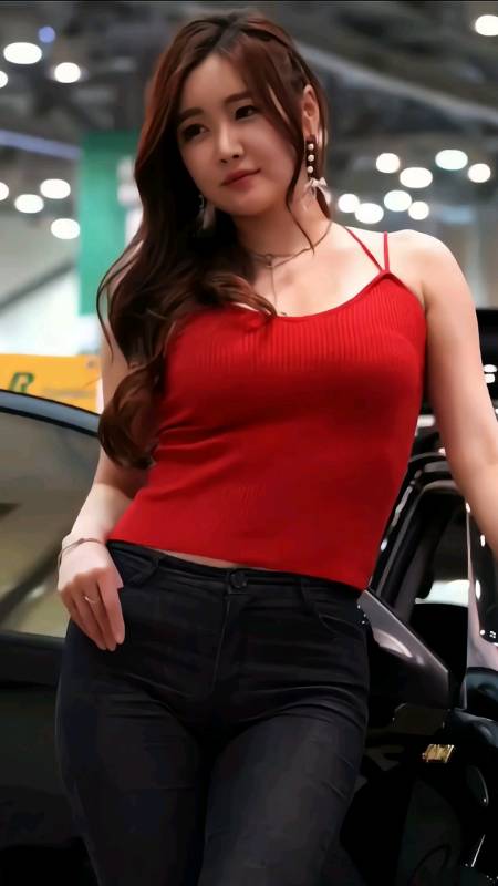 美女车模胖不过分恰到好处