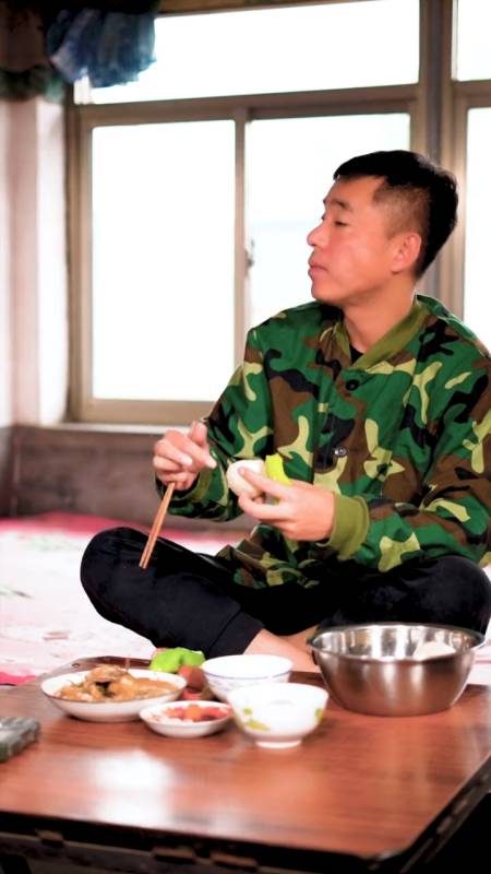 城里大侄女好奇怪,一会够吃一会不够吃-度小视