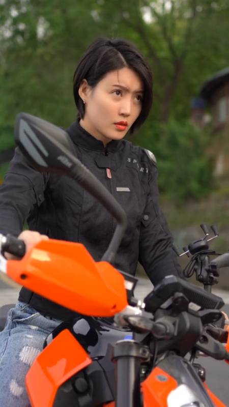 雪焱#本想耍个帅的结果.哎