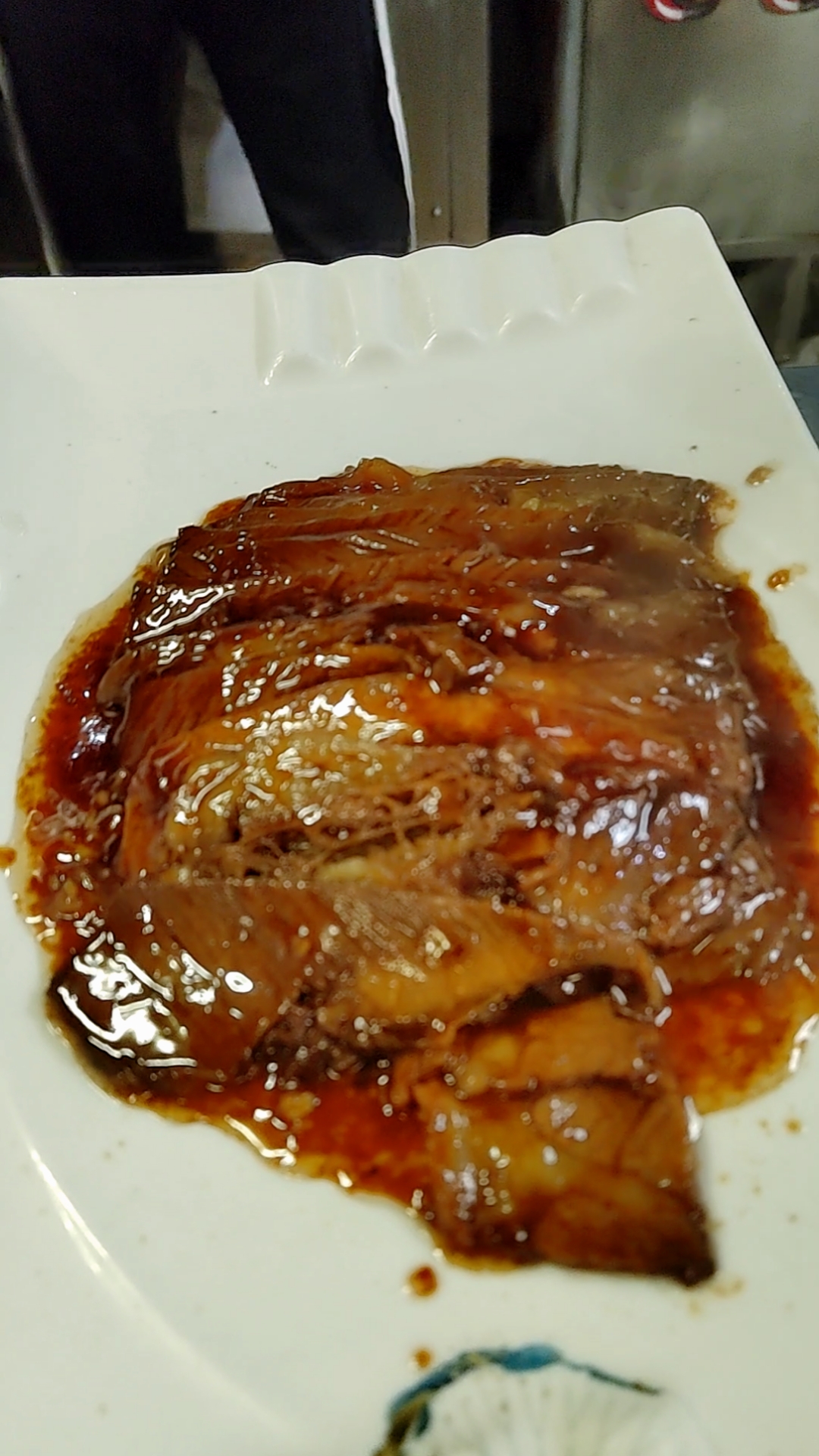 扒肉条一出锅,厨师长就急了.