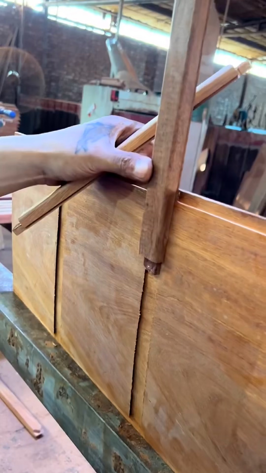 新启专项#红木家具面板加装穿带榫,提高面板承重能力,让家具更加牢固