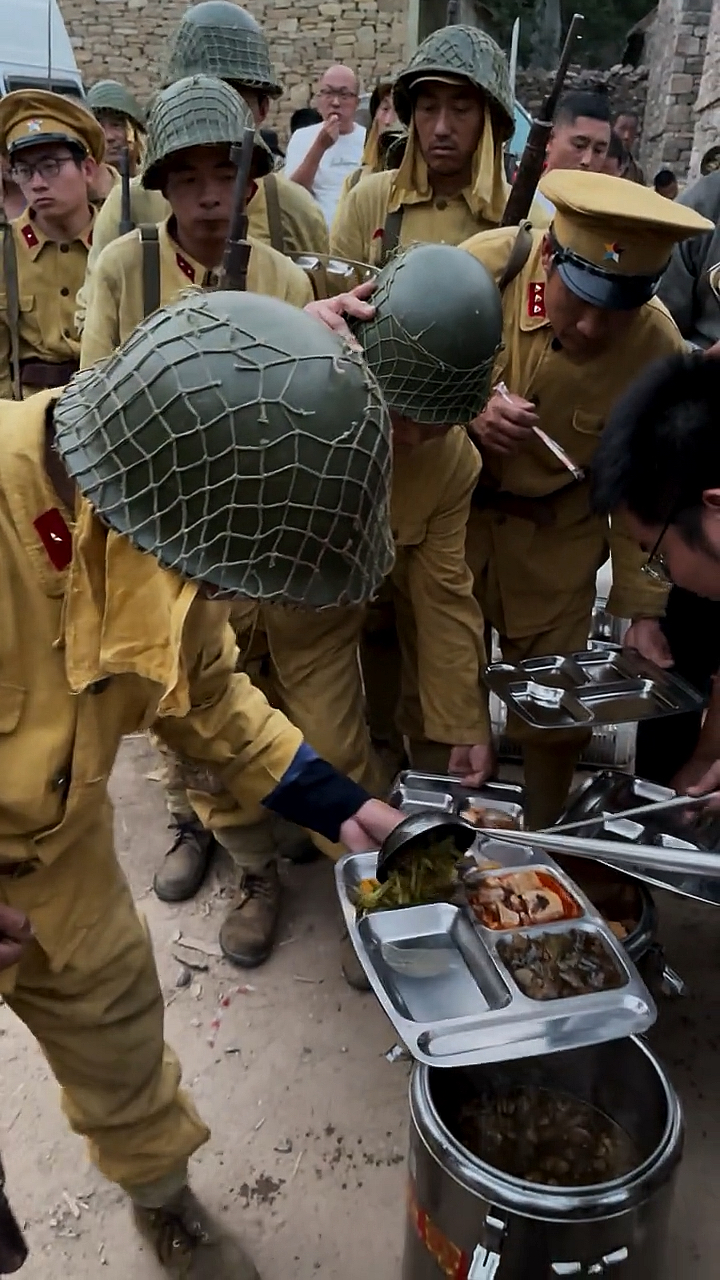 群众演员的日常生活#群众演员的伙食是这样的