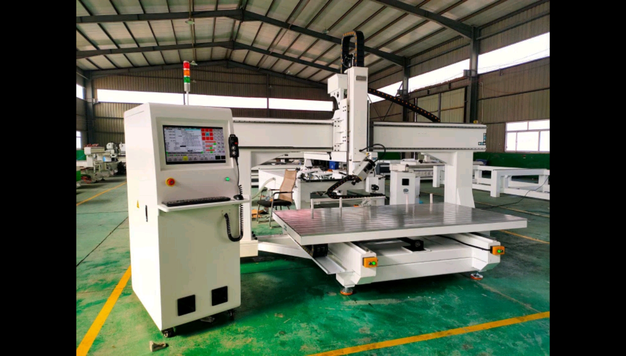 数控四轴加工中心实木曲木加工中心
