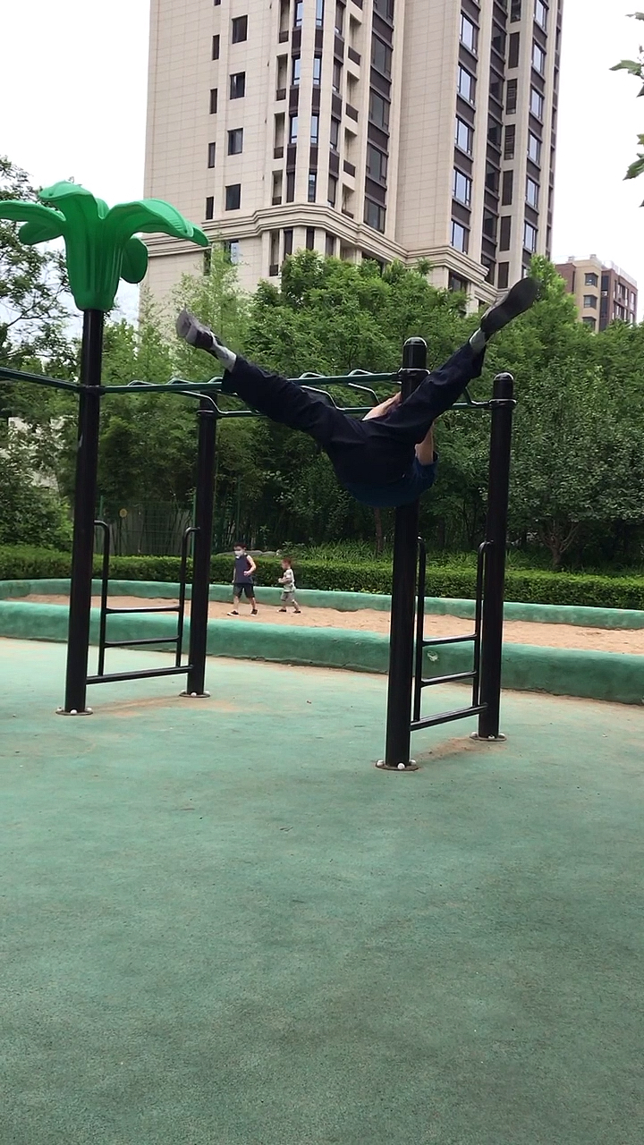 街头健身