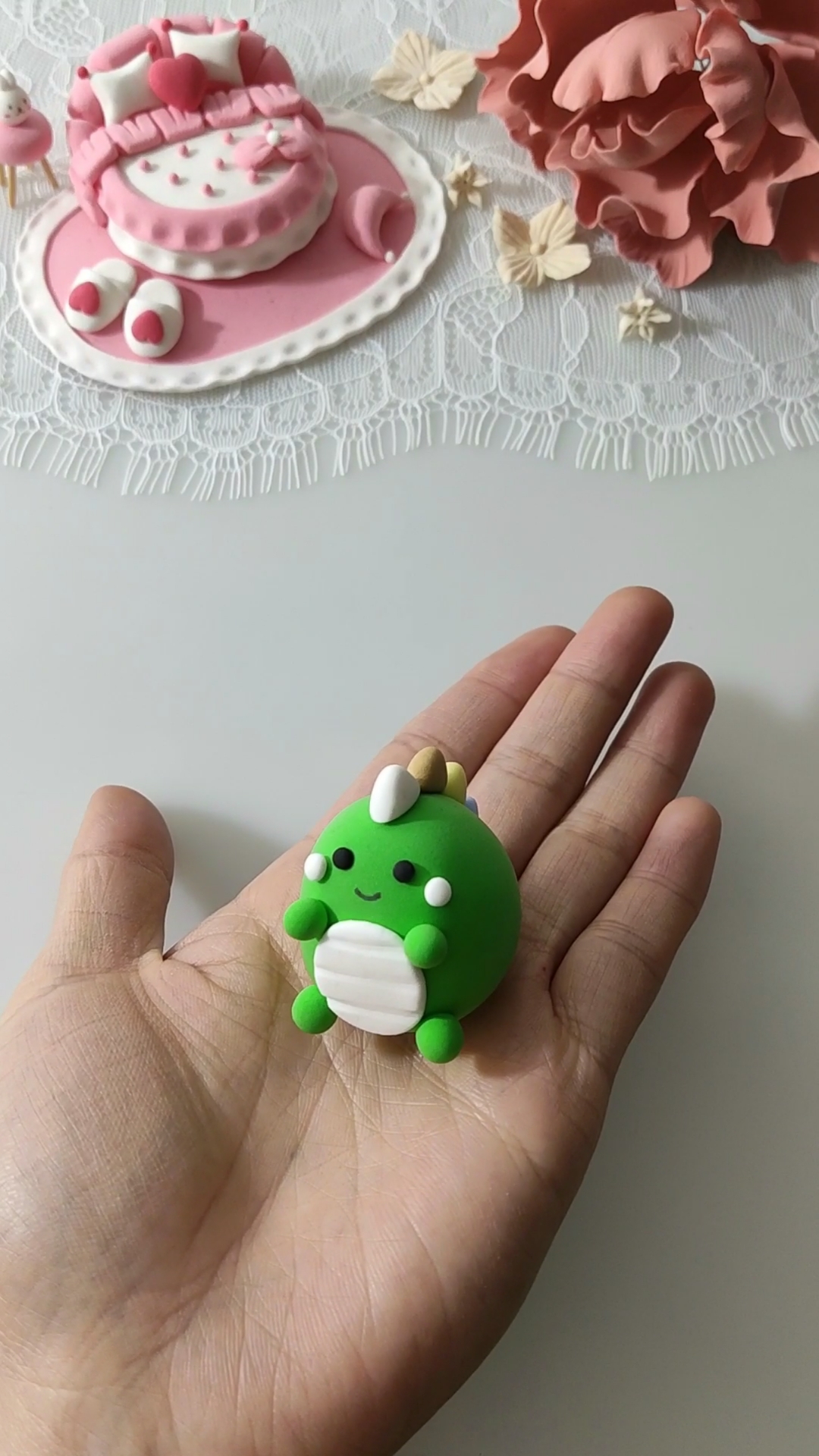 寻找最牛手艺人#宝贝们喜欢的,绿色粘土小恐龙,真可爱,爱了爱了.