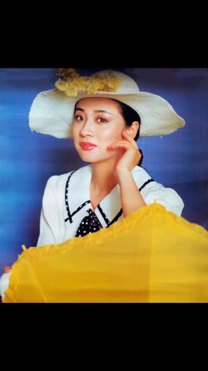 陈小艺,1968年2月8日出生于四川,毕业于中央戏剧学院,演员.