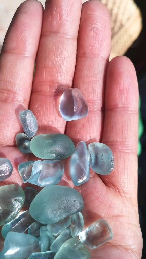 新疆阿勒泰海蓝宝石
