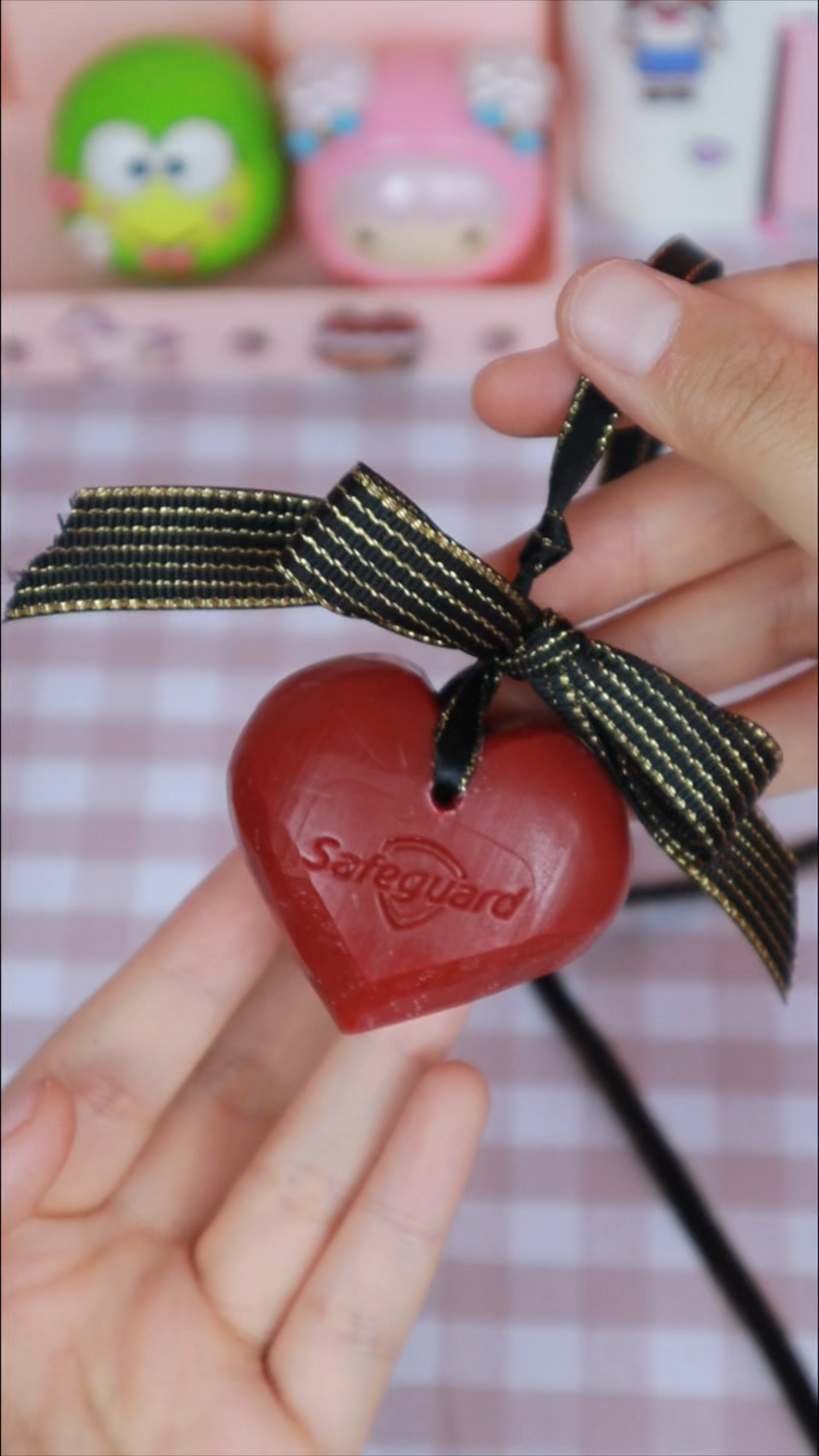 七夕礼物#红石榴爱心香皂雕刻-度小视