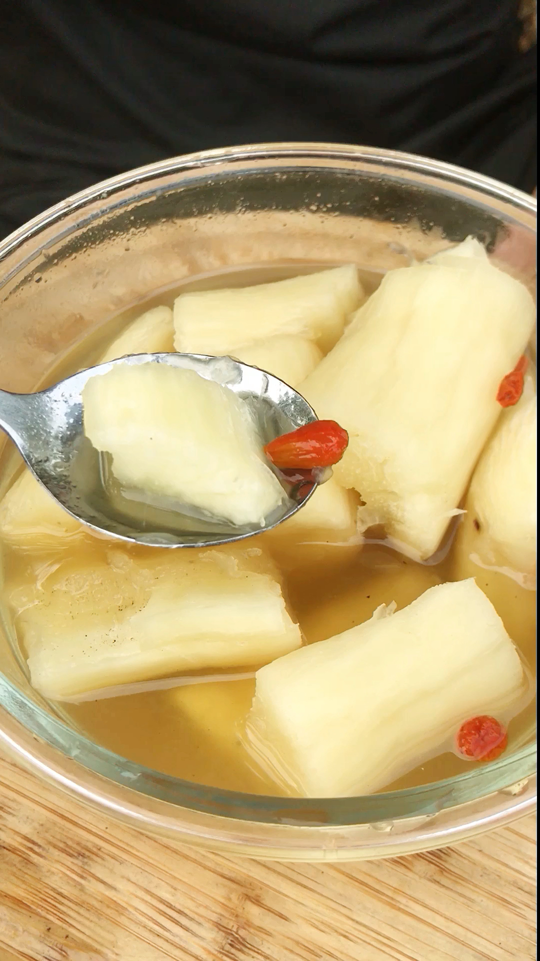 美食看中国#木薯煲糖水简直就是神仙级吃法,糯唧唧的,吃一碗回味无穷