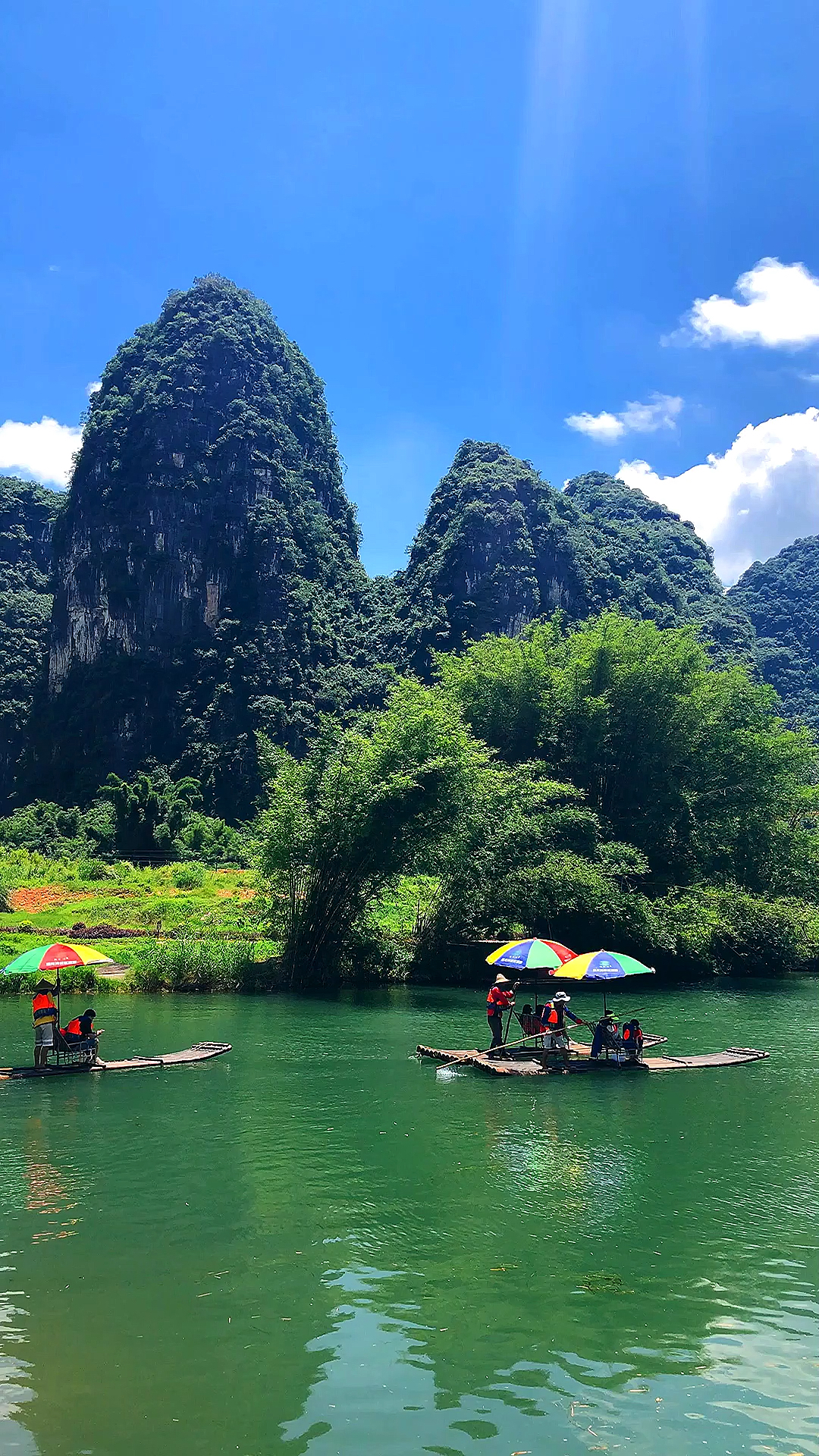 两岸青山微微走图片