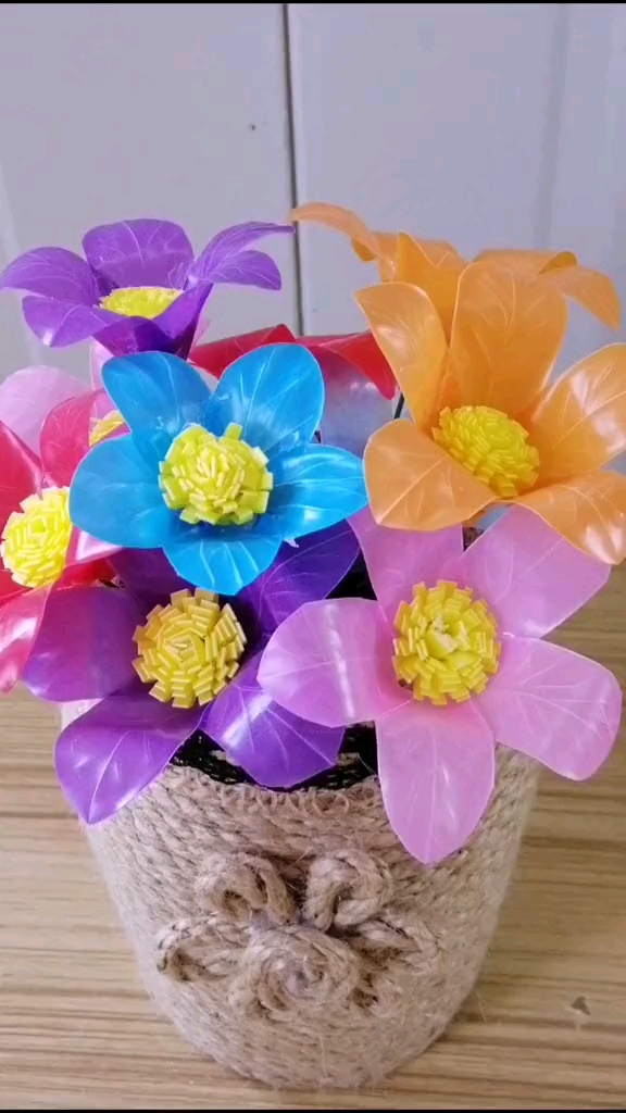 接上一个视频,吸管终于攒够了,吸管花是不是很美.