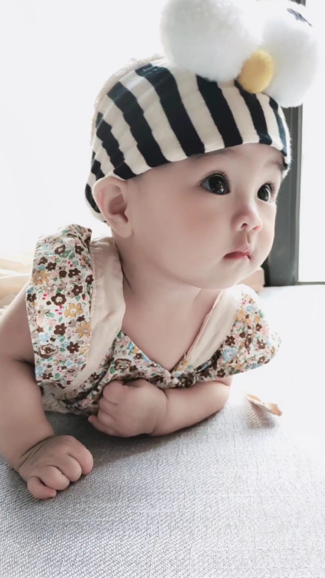 萌娃萌宠来袭#台风吹来的小可爱