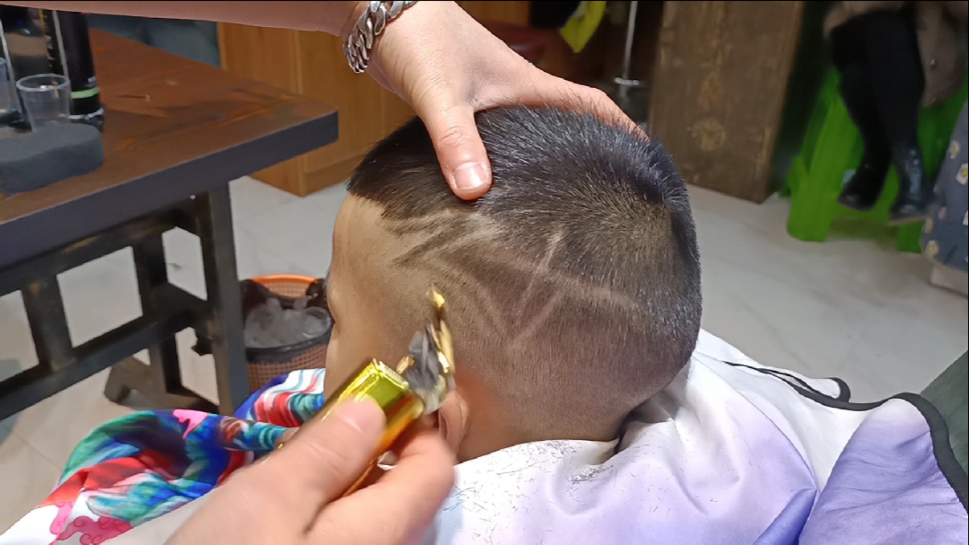 凯迪美发#给小朋友刻一个酷酷的发型