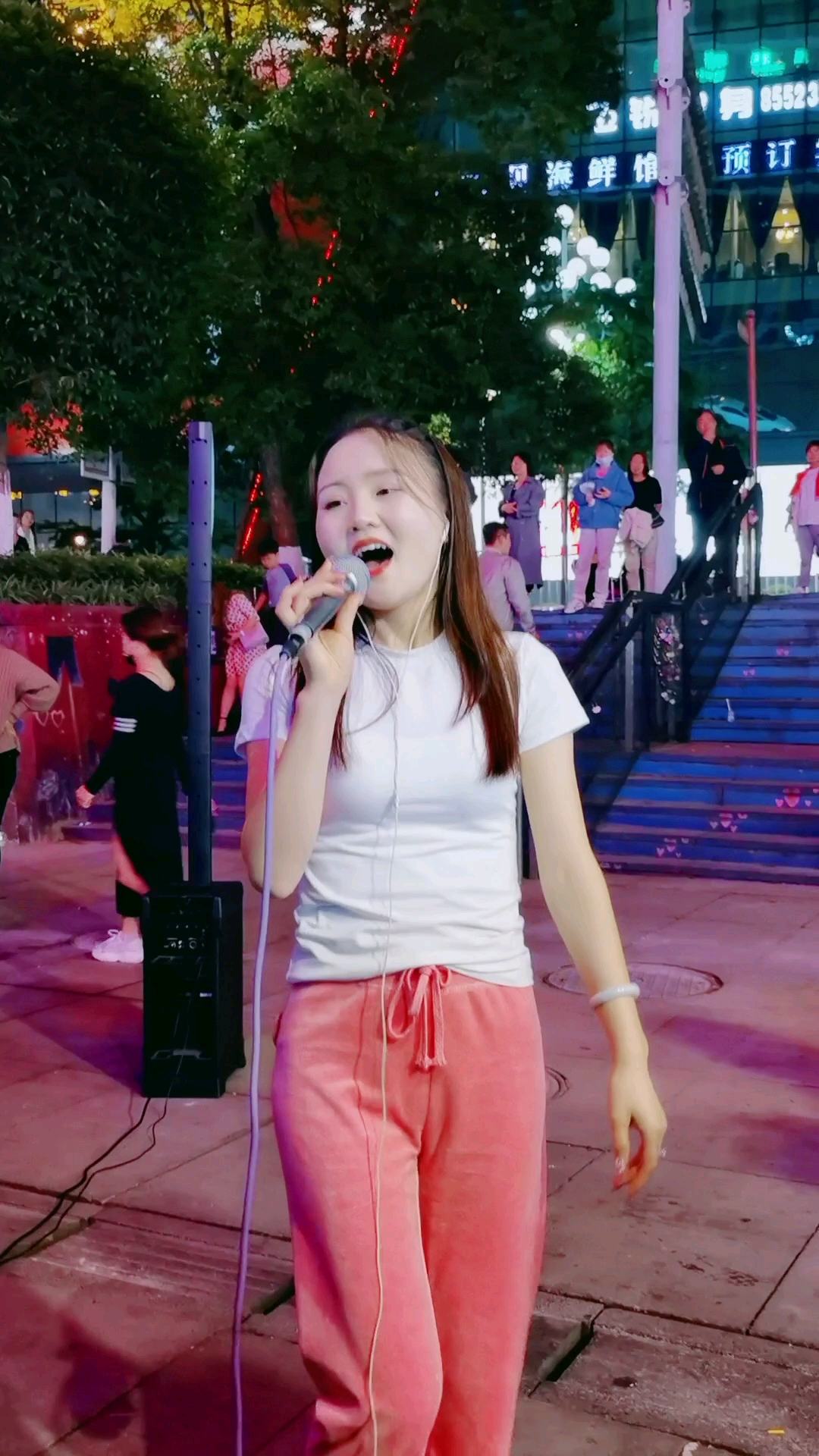 二小姐,爱情一阵风来了