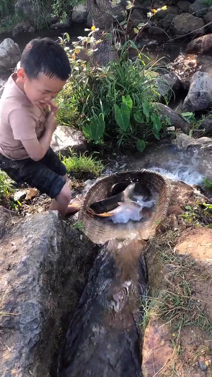 小气鬼喝凉水,老师打你歪歪嘴-度小视