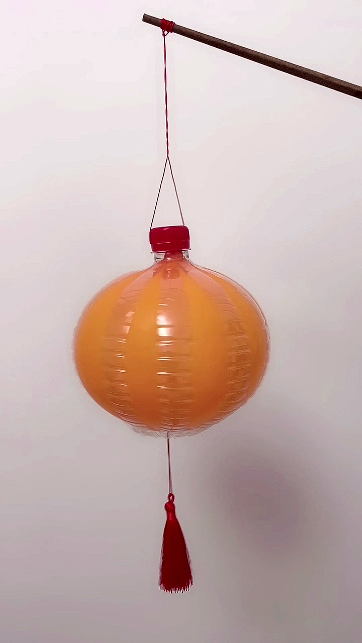 废物利用#过节了,做几个灯笼挂起来,要有节日气氛