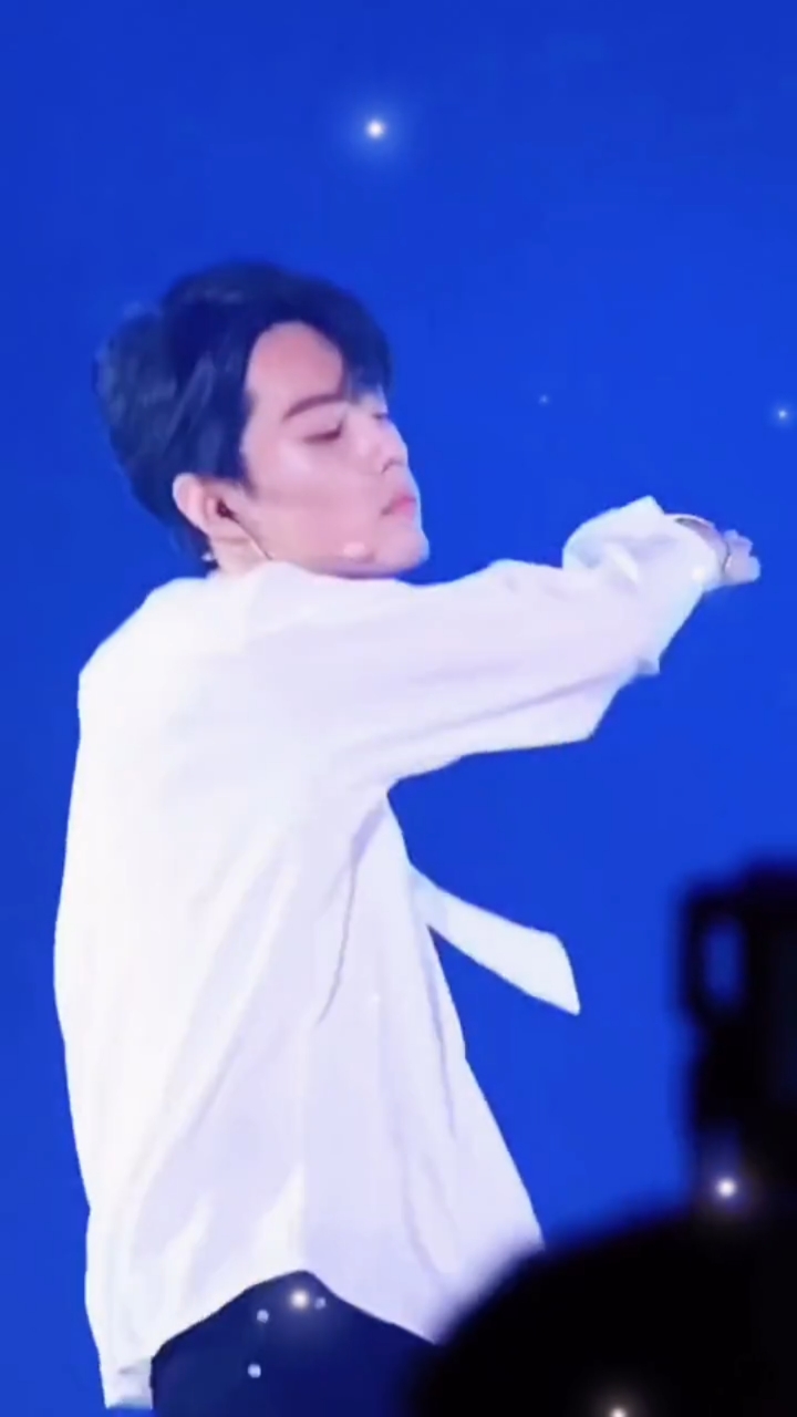 肖战#跳舞不是你的强项,但撩人是啊.