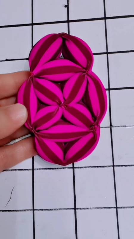 手把手教你做绣球,一片布就可以-全民小视频