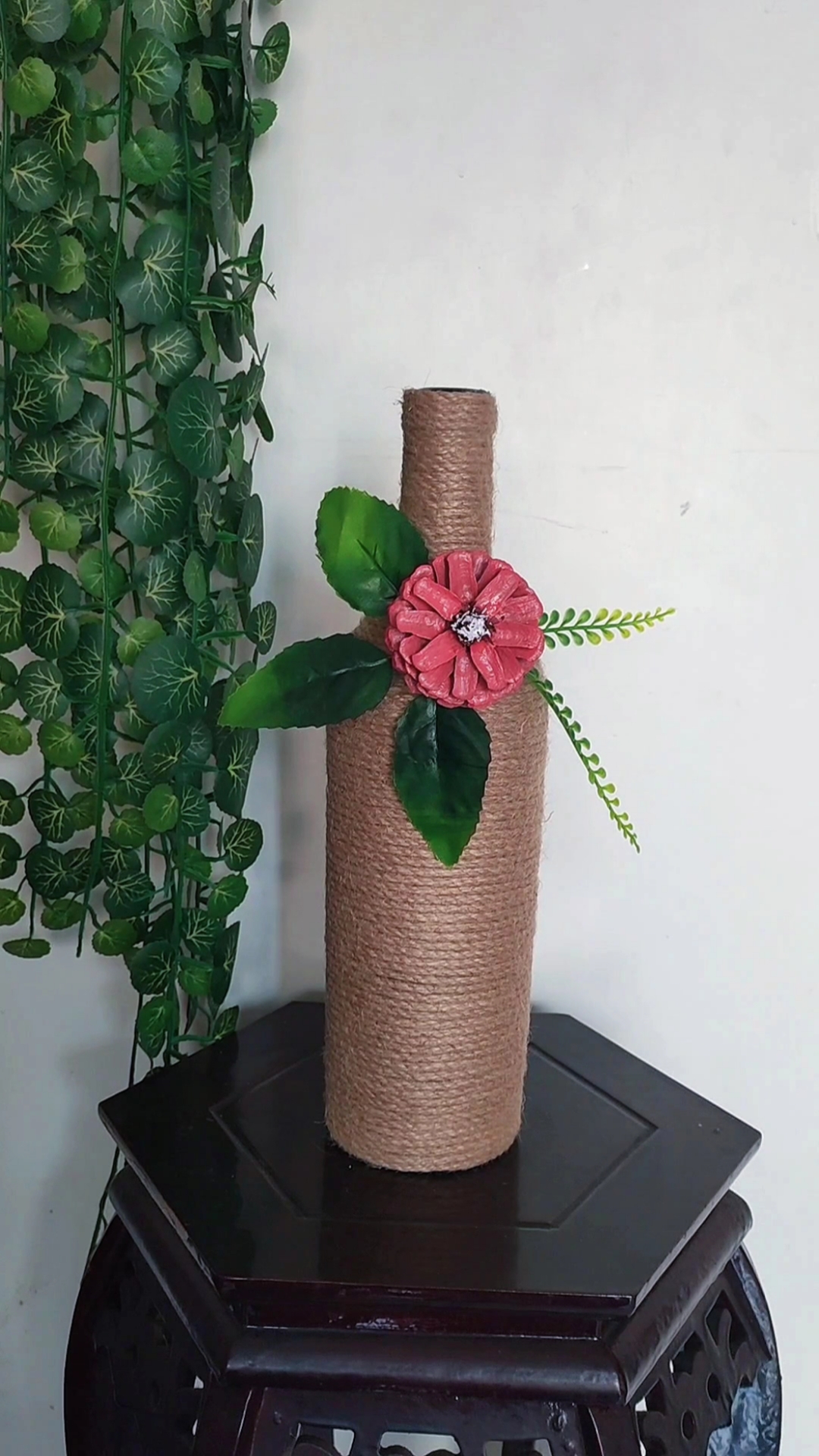 麻绳手工#老公扔掉的酒瓶子被我捡回来了,用3毫米或4毫米麻绳装饰一