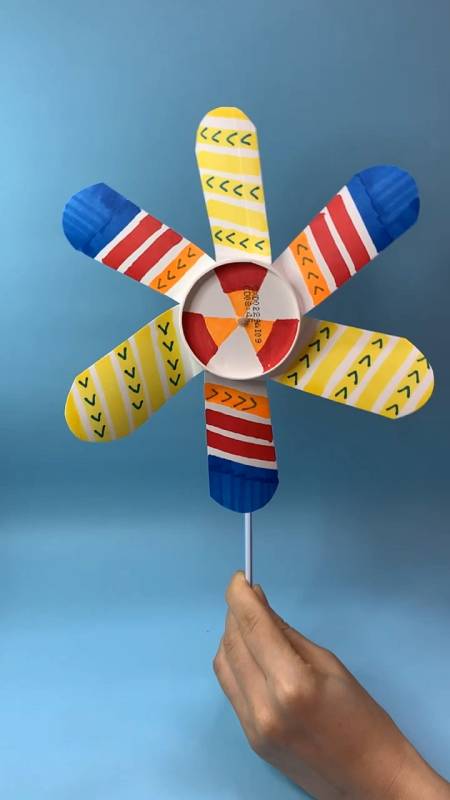 手工喝过的纸杯不要扔教你做个简单易做的小风车幼儿园手工废物利用