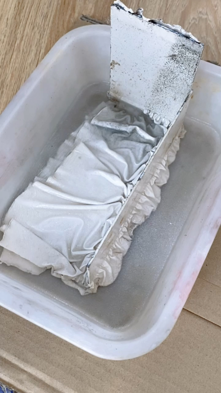 新型脱漆脱塑剂有机常温渗透力强无残留老旧设备翻新必备不伤基材循环