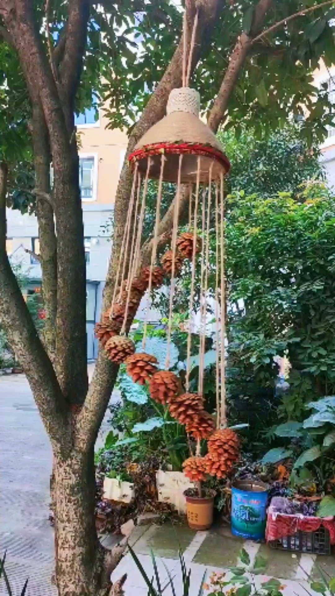 松果手工制作#松果风铃,走,一起捡松果去