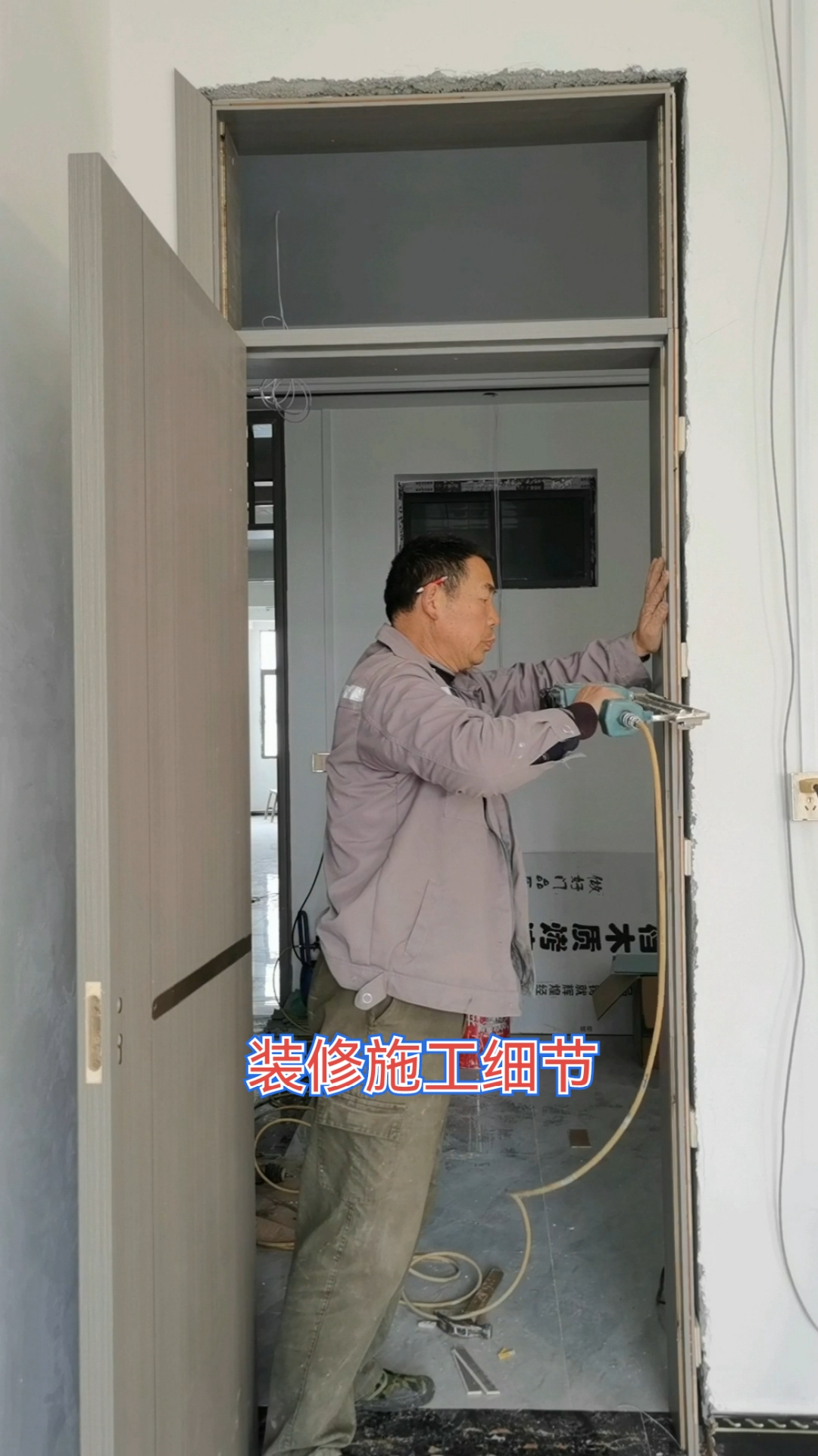 木门安装固定门套最牢固的方法就是从正面打钉子装好后一个钉孔也看不