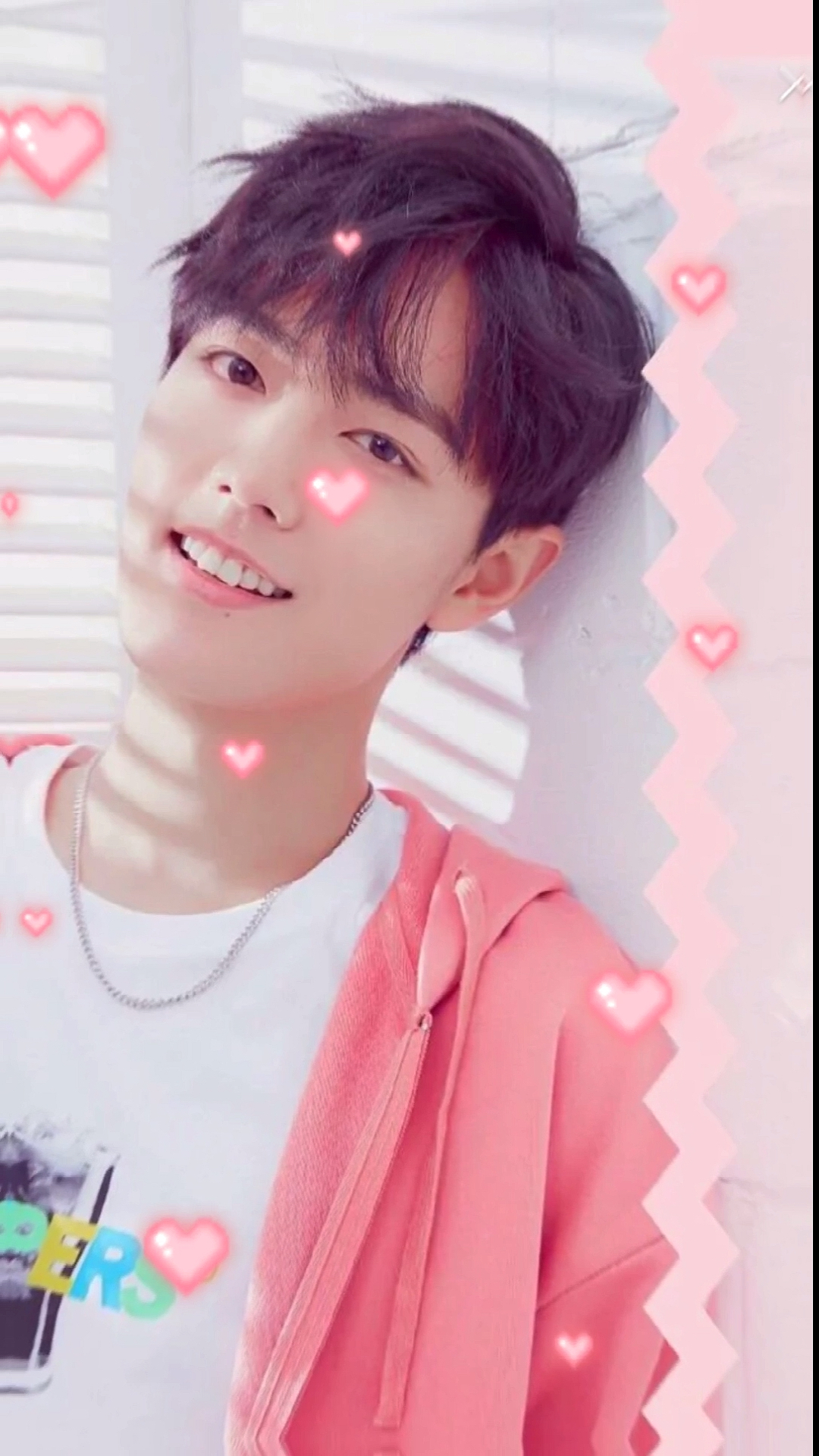 肖战的小飞侠#哈哈哈,粉粉嫩嫩的战战,太爱这组图片了,似乎满屏睹冒