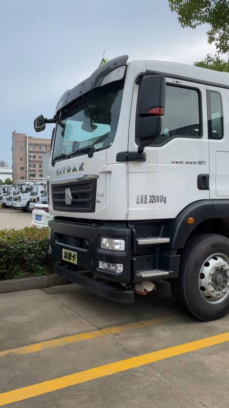 汕德卡#汕德卡前四后八铝合金运油车,质量最好,价格最低,额载20.