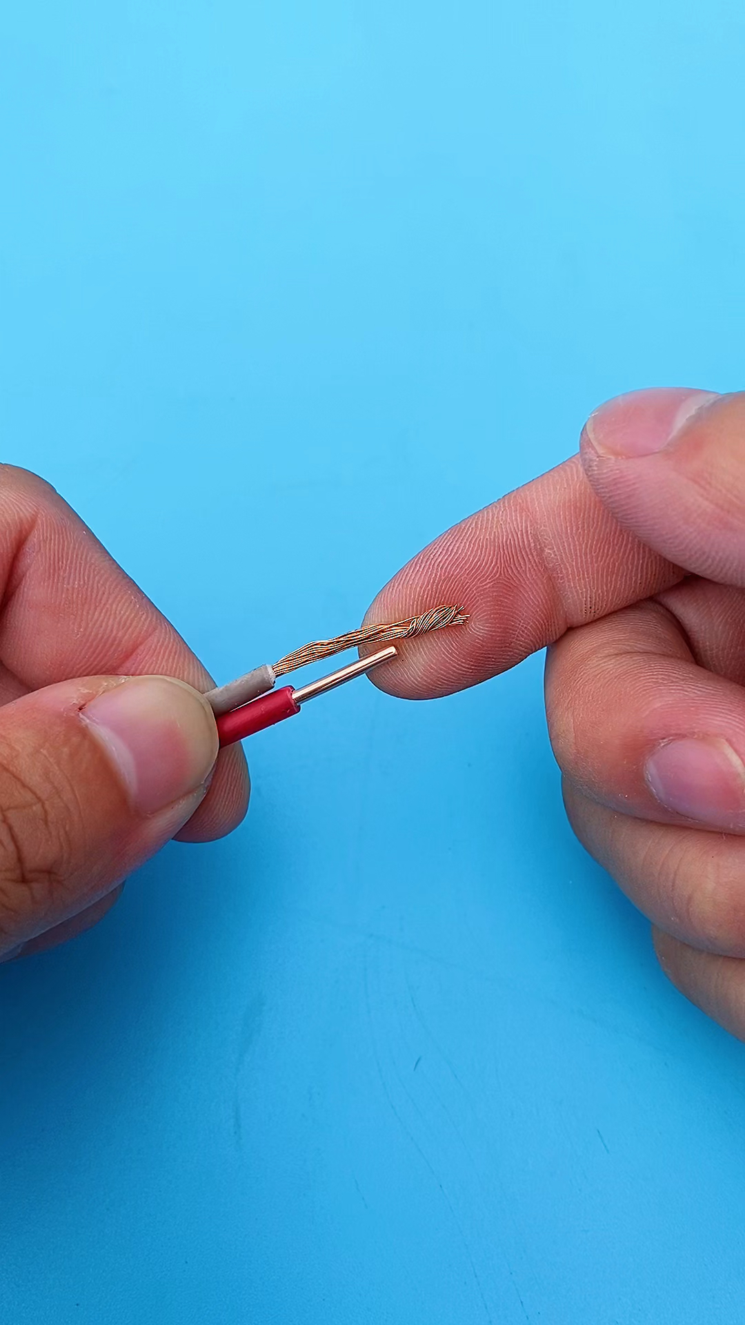 家装水电焊接电线自带药芯的焊锡丝轻松焊接电线