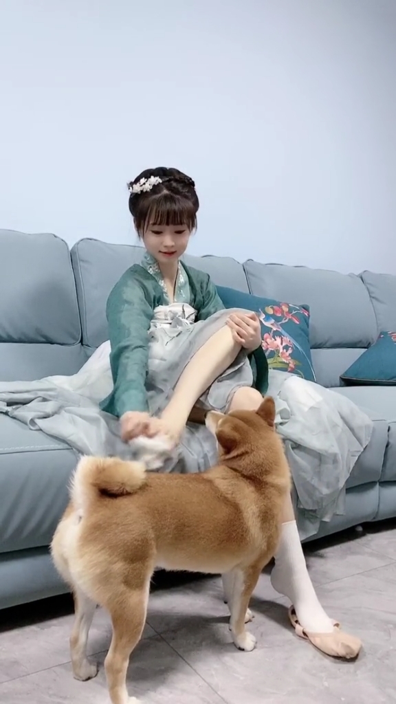 为什么女生喜欢闻袜子