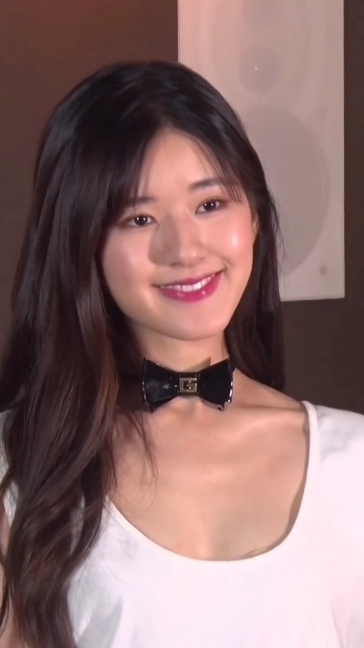 明星#赵露思颜值太高了,素颜都让你美到哭!