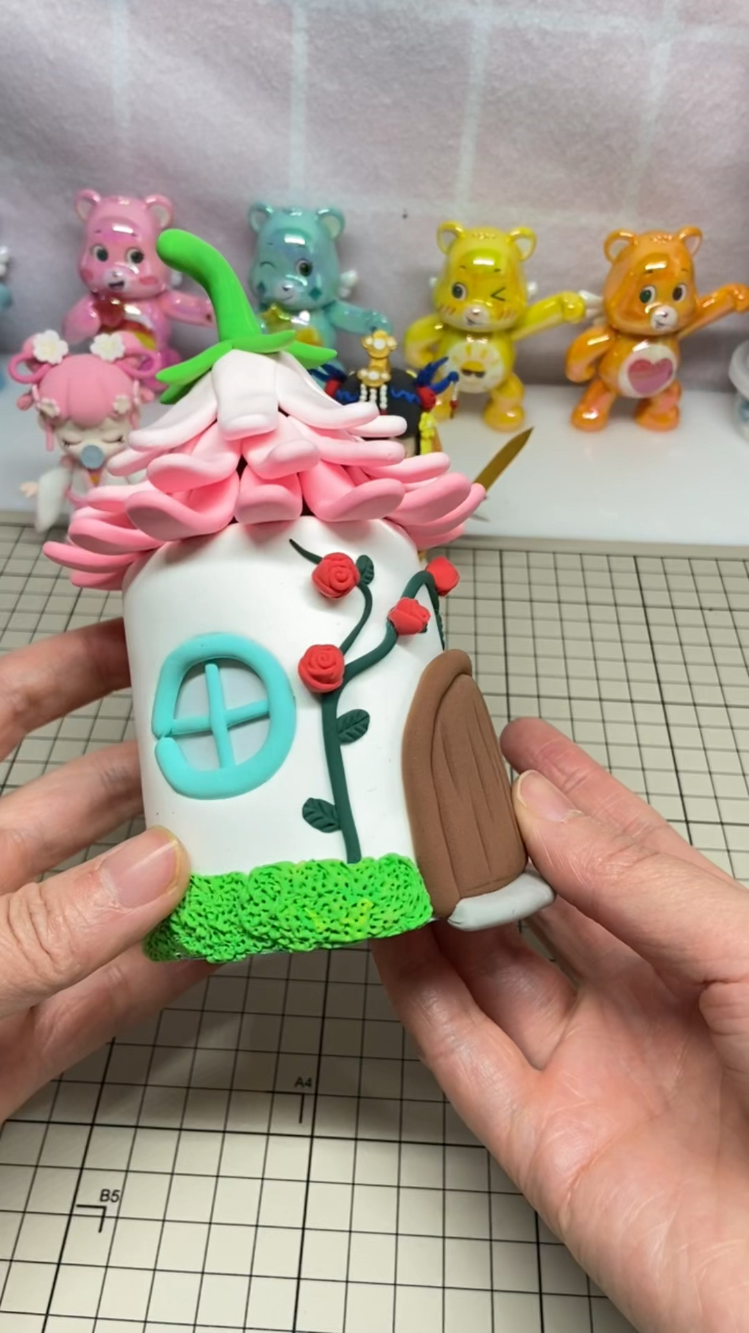 粘土手工#用粘土和酸奶杯子做个漂亮的小房子-度小视