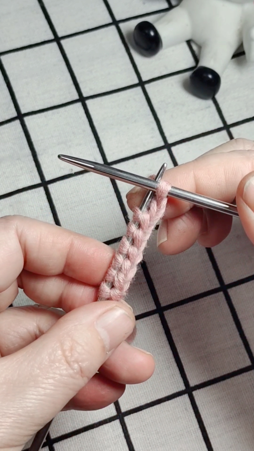 纯手工编织毛衣起针不卷边的方法适合编织搓衣板针衣边和袖边