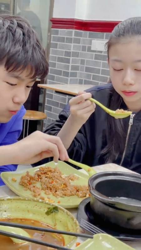 传说中的干饭二人组合墨茉98-全民小视频